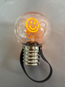 带有C型可充电电池的笑脸面状灯泡，45厘米白色USB电缆，便携式装饰灯