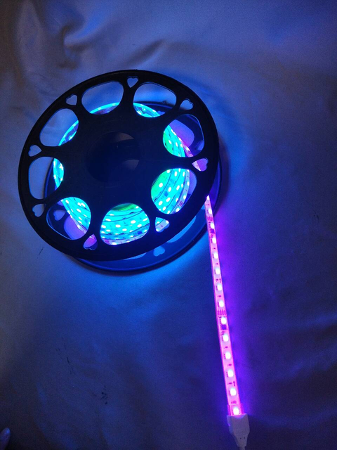 5米改变颜色的SMD LED带灯 - 300高密度2厘米间隔LED，具有可自定义环境照明的蓝牙应用程序控制