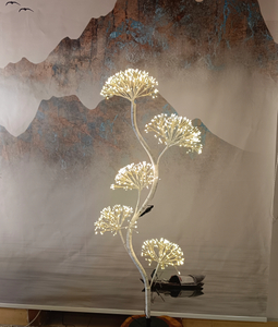 白色烟花树灯120厘米高，有分割的树结构，排放温暖的白光