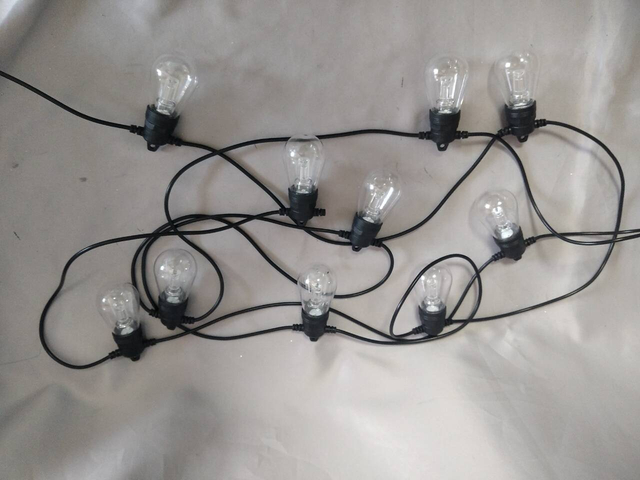 LED10 RGB颜色改变灯泡，带有透明的光导柱和清晰的塑料扩散器外壳，可充满活力，多效照明