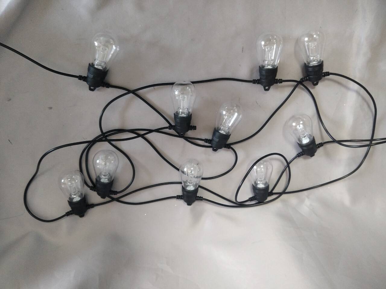 LED10 RGB颜色改变灯泡，带有透明的光导柱和清晰的塑料扩散器外壳，可充满活力，多效照明