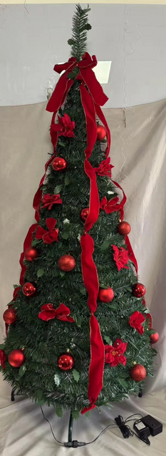 15m半壁圣诞树（红色PVC分支）| 60厘米宽度| 3层金属框架（7厘米壁挂式 + 3×27厘米支撑杆）| LED 100 LED F5温暖的白灯（2700K，5lm/light）| 10m铜线（IP44 Wate