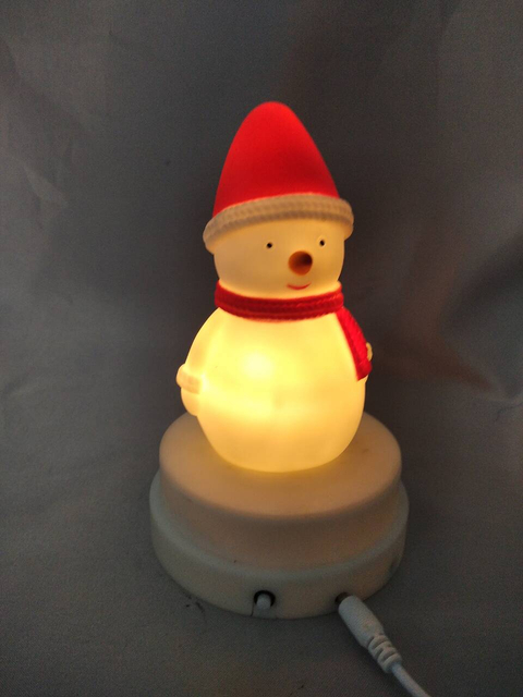 带有磁旋转底座的雪人形灯