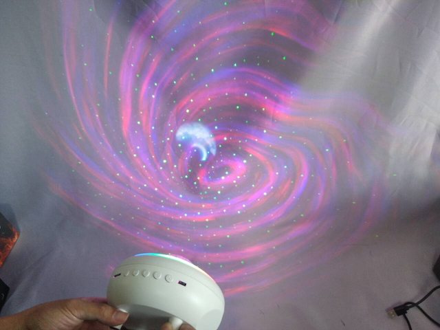 新型型号激光月亮和星系跑步轻音调投影灯 - 360°旋转星空效应