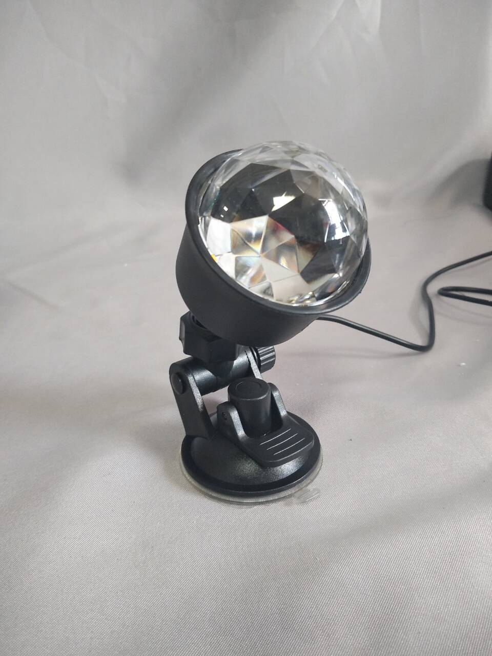 Tandard USB驱动的汽车环境光 - 容易安装的内部LED带，具有可调节的亮度和颜色模式