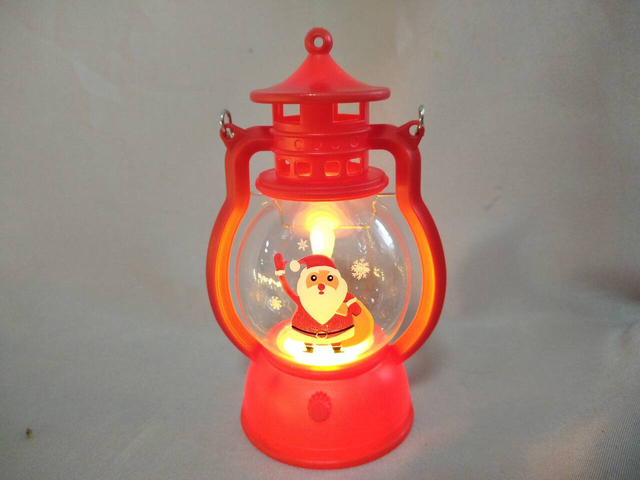 圣诞老人主题的迷你灯笼桌装饰（8×6×13cm），按钮电池供电的LED灯，异想天开的节日口音