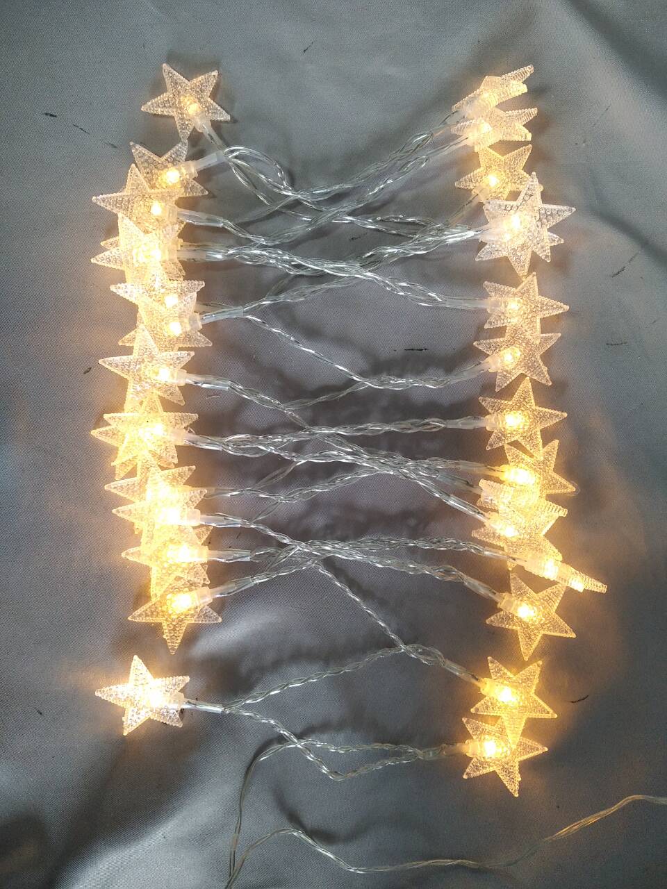 PS星形（虚线纹理）F5弦灯带有30个LED灯泡，8厘米的间距和240厘米的总长度，USB供电的8模式照明，用于节日装饰