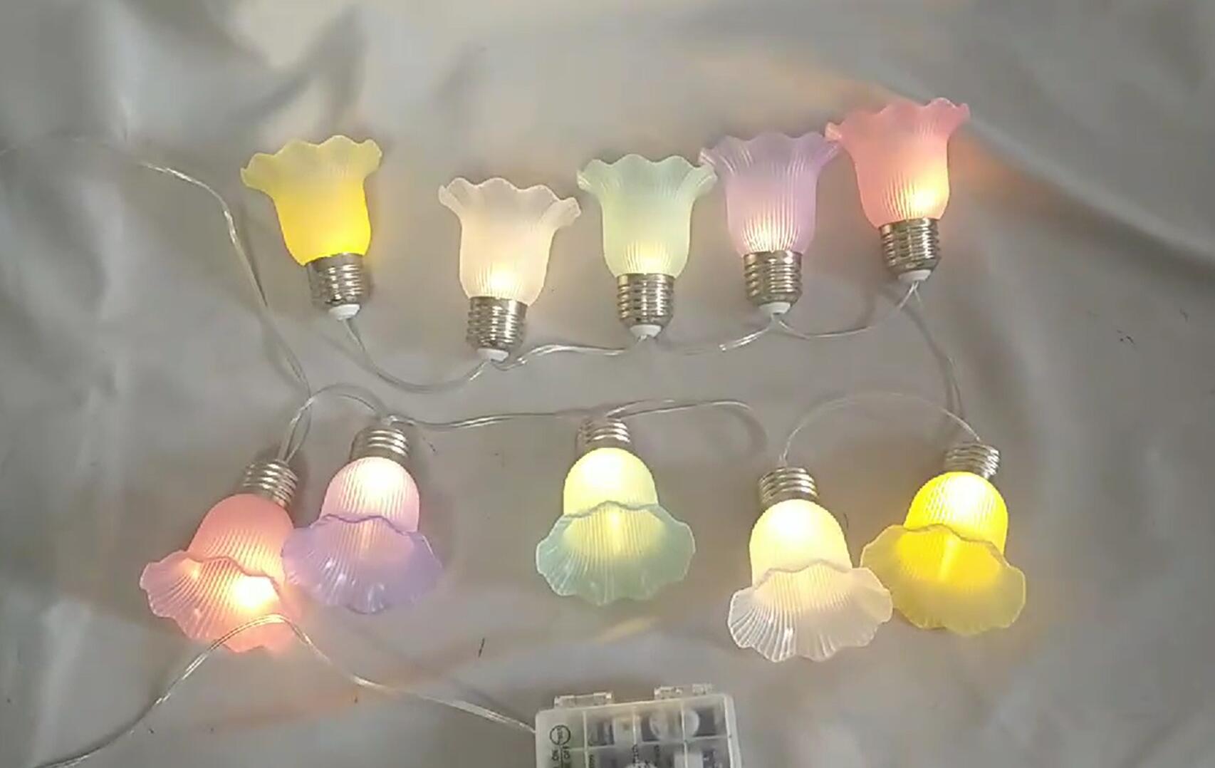花形的8模式LED灯带透明AA*3电池盒-5颜色选项（粉红色/紫色/蓝绿色/白色/黄色）用于装饰照明
