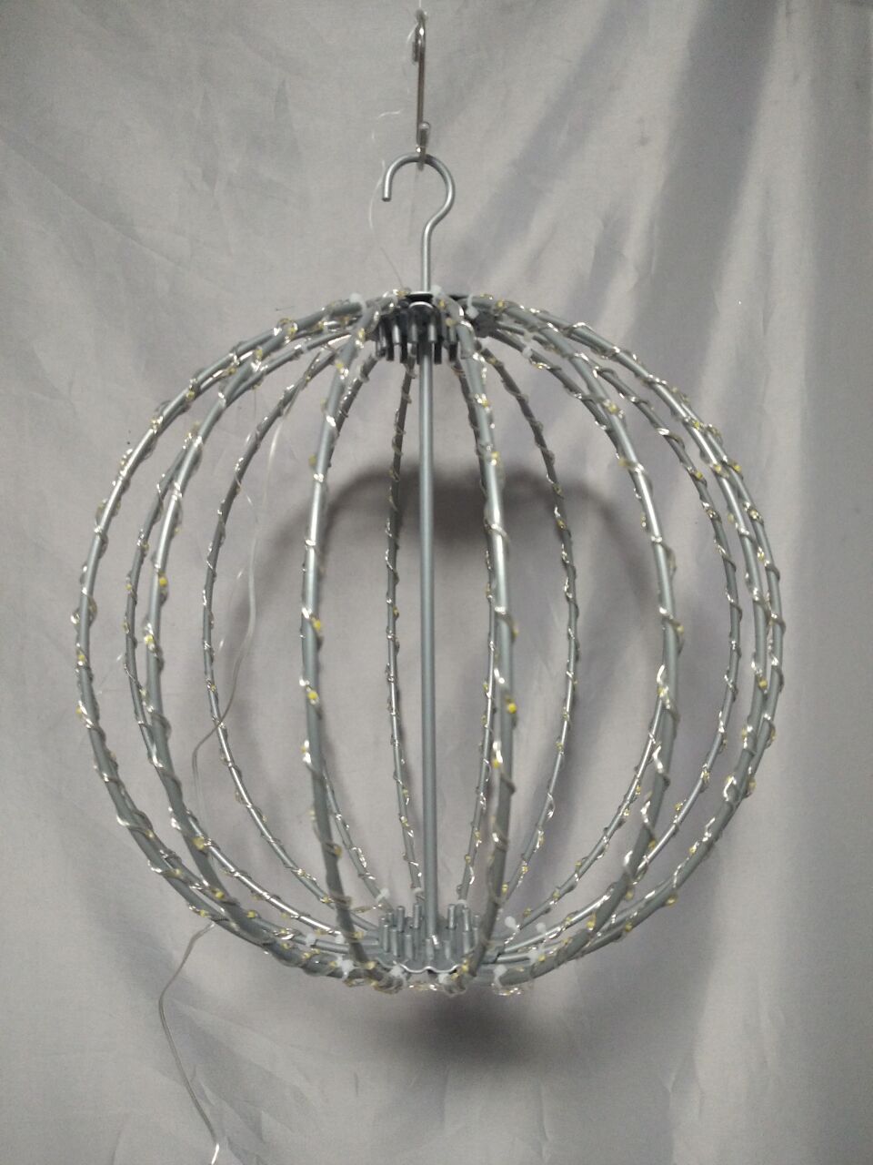 30厘米直径可折叠的悬挂球灯笼，带有350个温暖的白色铜线LED-避免空间的可折叠设计，用于迷人的室内/室外装饰照明