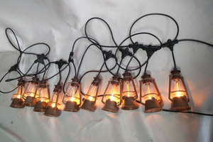 带有棕色塑料地球仪的10个老式煤油灯|火焰效应照明，电池供电和便携式