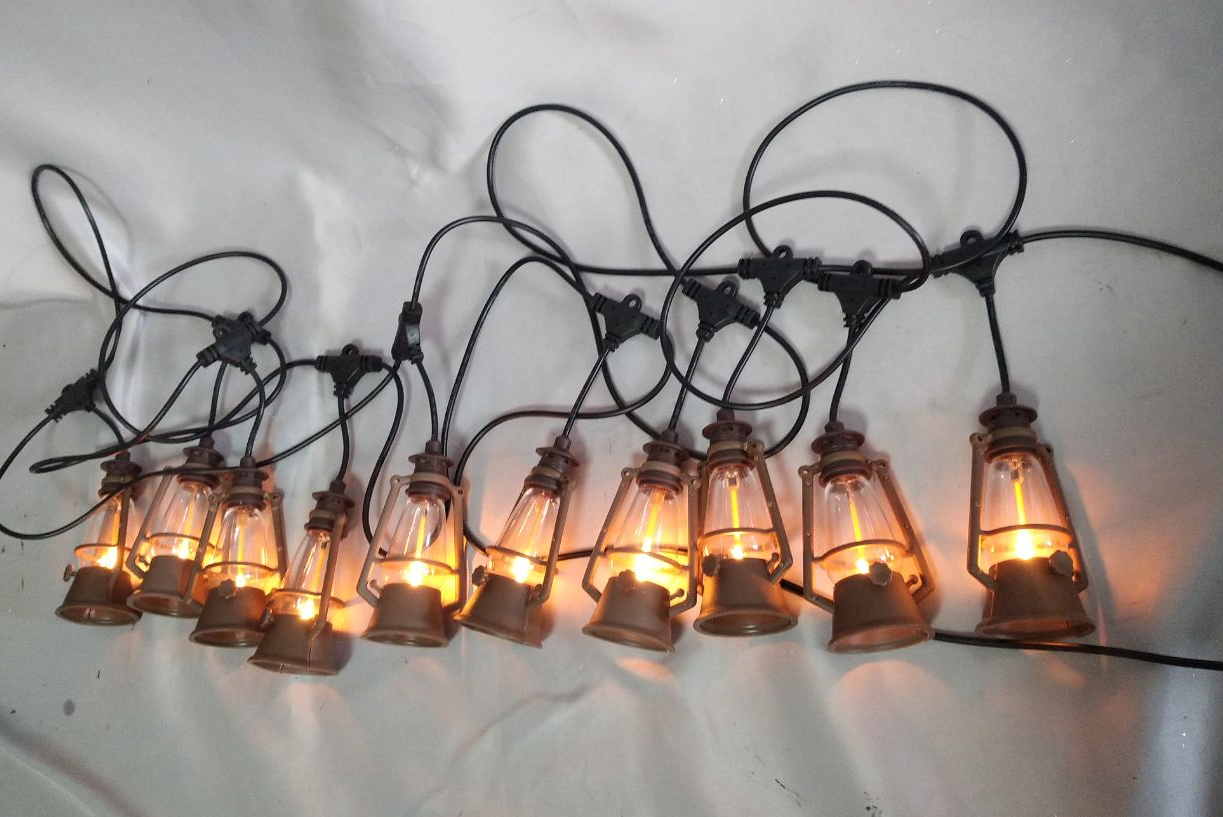 带有棕色塑料地球仪的10个老式煤油灯|火焰效应照明，电池供电和便携式