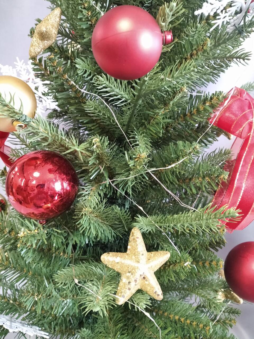 90厘米旋转的绿色人造圣诞树，带有LED灯