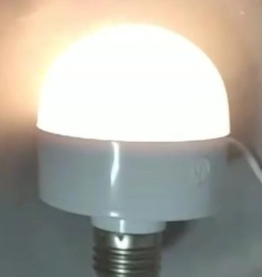 5V磁充电三色温度LED灯泡（E27虚拟底座）| φ70×H100mm |最后使用设置的内存功能