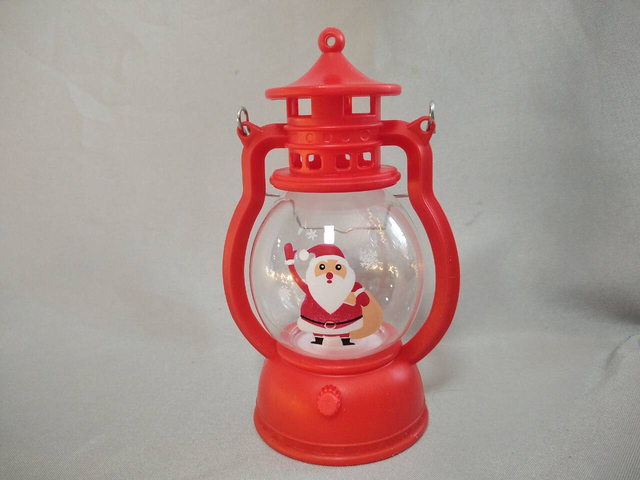 圣诞老人主题的迷你灯笼桌装饰（8×6×13cm），按钮电池供电的LED灯，异想天开的节日口音
