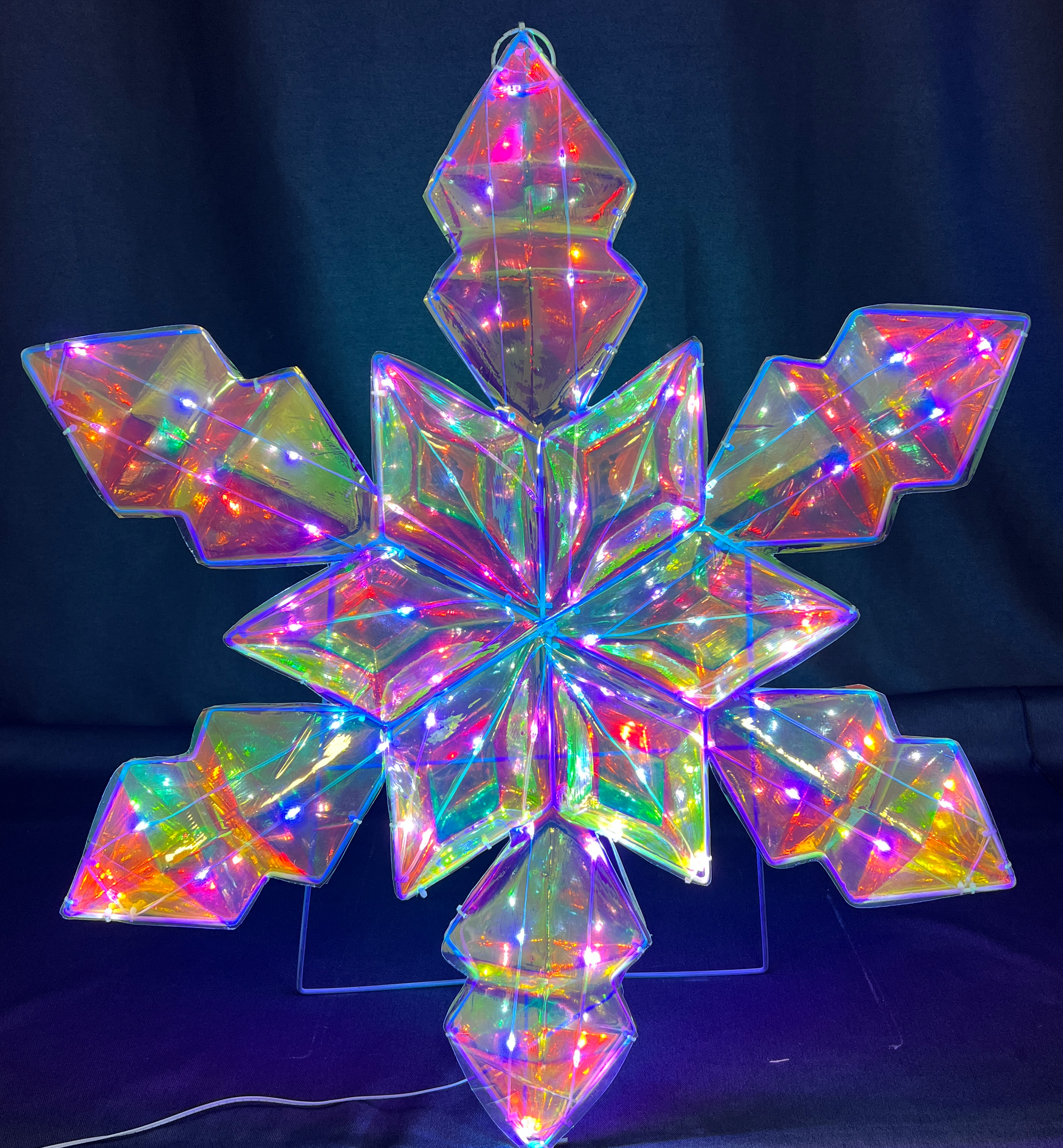 PVC幻彩+金属2D雪花造型