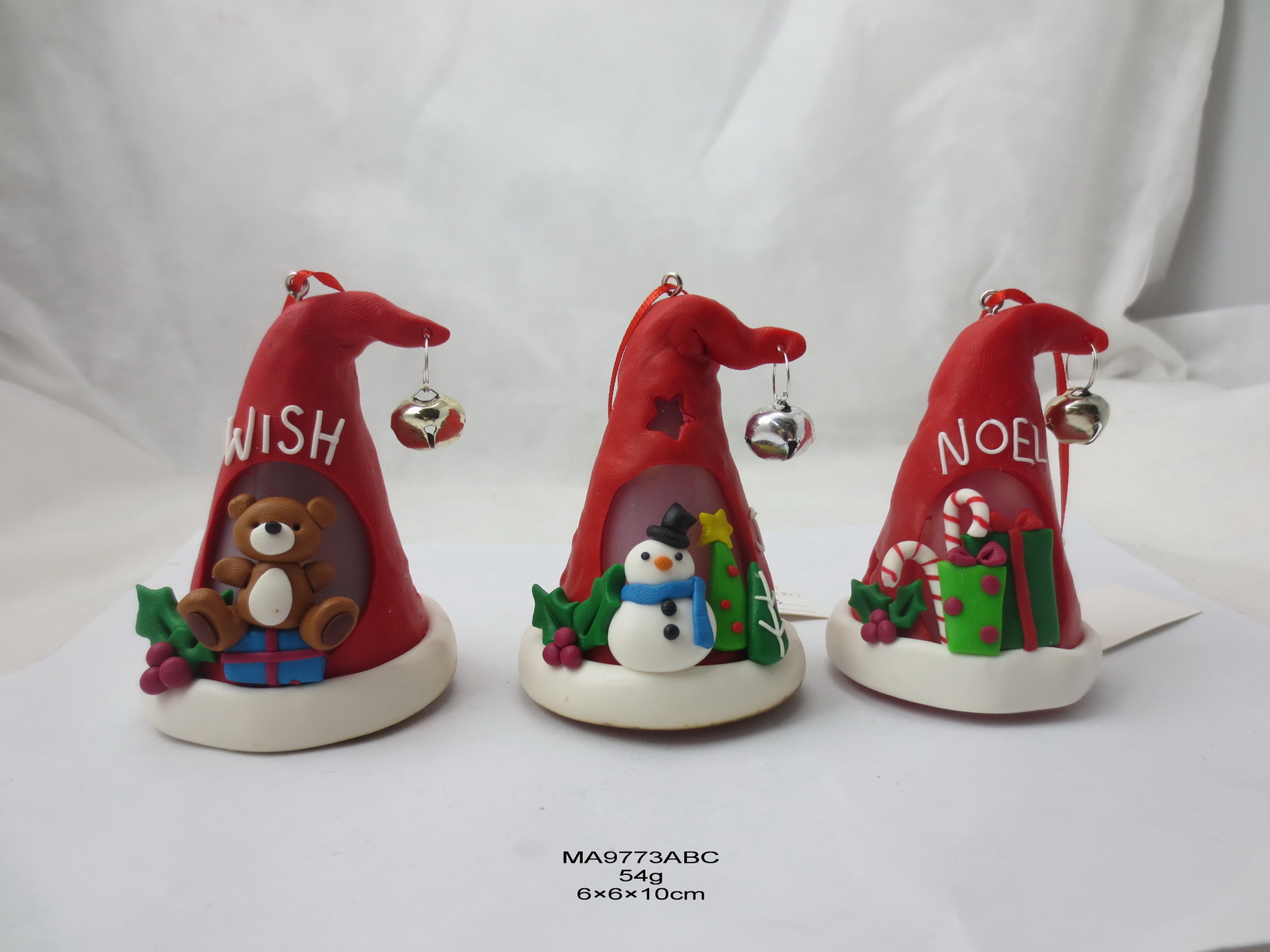 黏土造型姜饼人拿着蛋糕 - 4