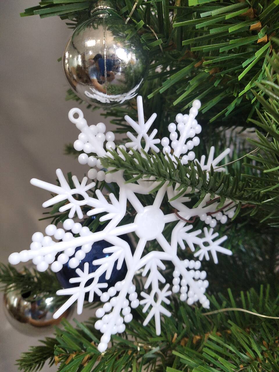 60厘米旋转的绿色圣诞树