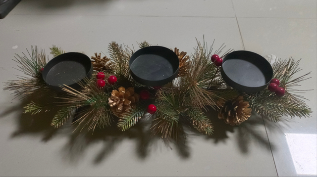 无玻璃杯烛台 三底座 绿叶白球和松果 - 5