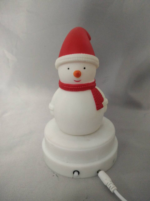 带有磁旋转底座的雪人形灯