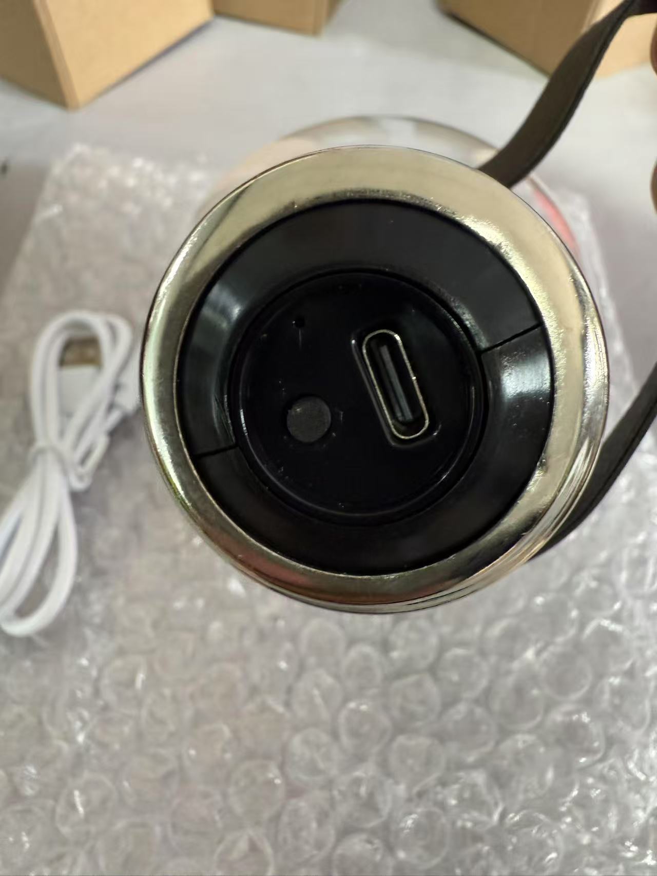 带有C型可充电电池的笑脸面状灯泡，45厘米白色USB电缆，便携式装饰灯