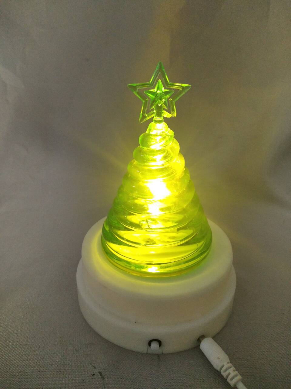 带有磁旋转底座的绿色树状灯