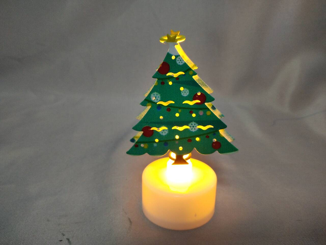 圣诞树形桌面装饰装饰品（5.5×3.5×9cm），按钮电池供电的LED灯，节日节日口音