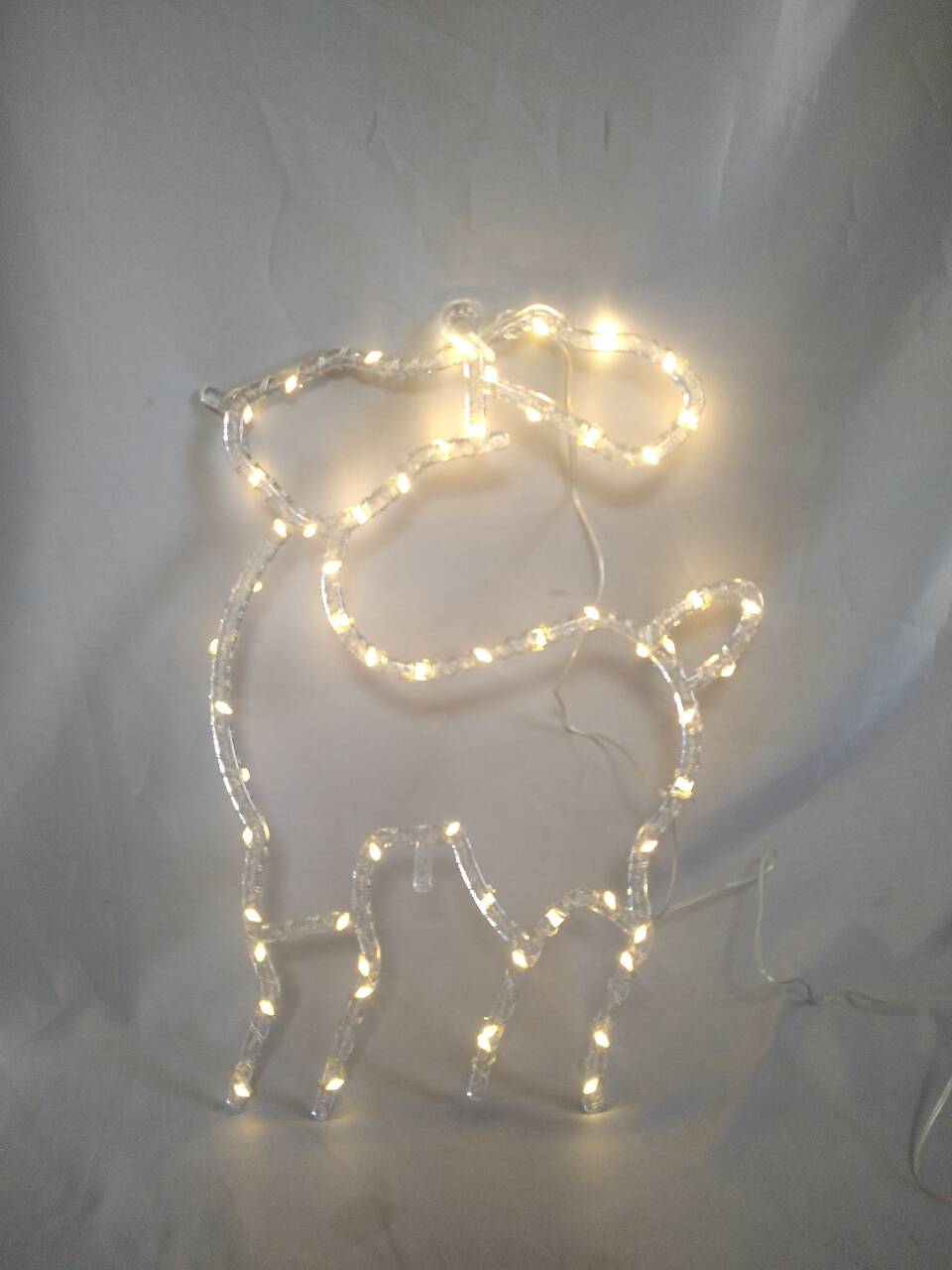 驯鹿形的59灯暖白色LED弦乐灯 - 柔性铜线设计，31x44cm尺寸，带8个动态照明模式，用于节日装饰