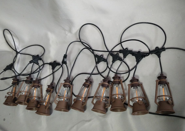 带有棕色塑料地球仪的10个老式煤油灯|火焰效应照明，电池供电和便携式