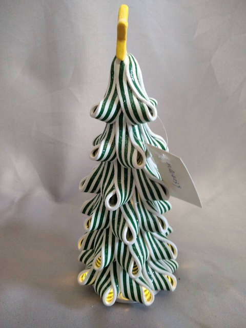 绿色条纹的圣诞树，带有黄色星级礼帽| 8cm宽度×21厘米高度|温暖的白色10领导的童话灯| LR44×3电池供电（30天运行时）|内置的绝缘选项卡，可安全存储