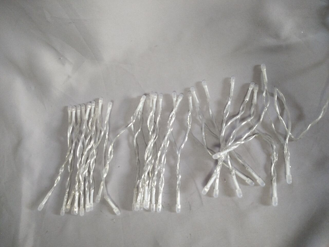 4mm圆头RGB LED弦灯| 50灯泡| 10厘米间距|总长度为5m（450万 + 0.5m铅线）| USB驱动（5V/2A输入）| 16个同步模式（淡入/闪存/频闪/追逐）| ir远程置换