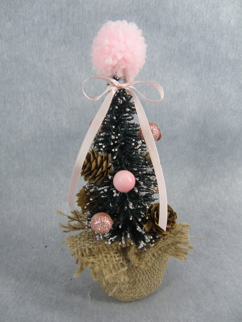 圣诞绿色迷你树+顶部棉质粉色球+白色植绒+彩球/松果/叶子 