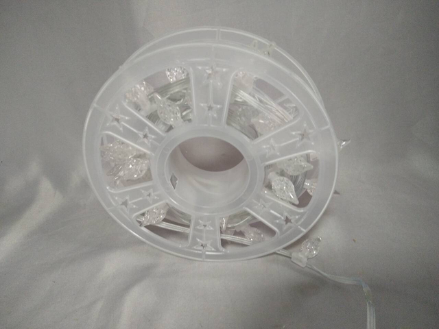 7米草莓形的LED弦灯，带3米铅线和15厘米的灯泡间距 - 紧凑型阀芯包装，易于存放和装饰