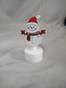 雪人形桌面装饰装饰品（4.5×3.5×9cm），纽扣电池供电的LED灯，可爱的冬季主题口音