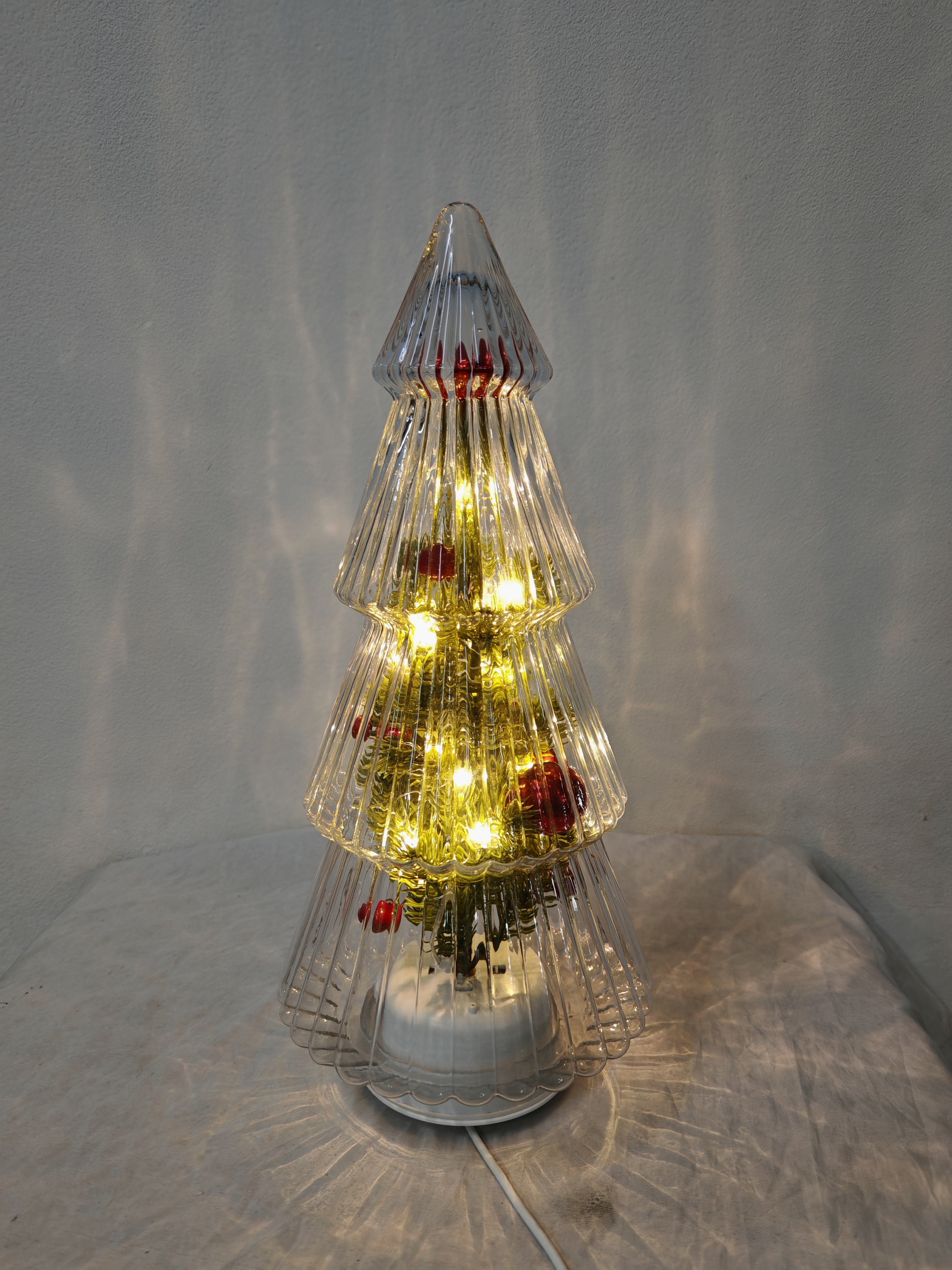 透明玻璃旋转圣诞树