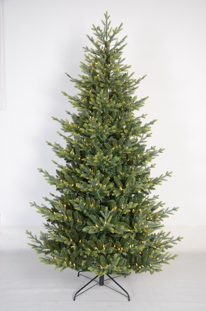 普通绿色圣诞树