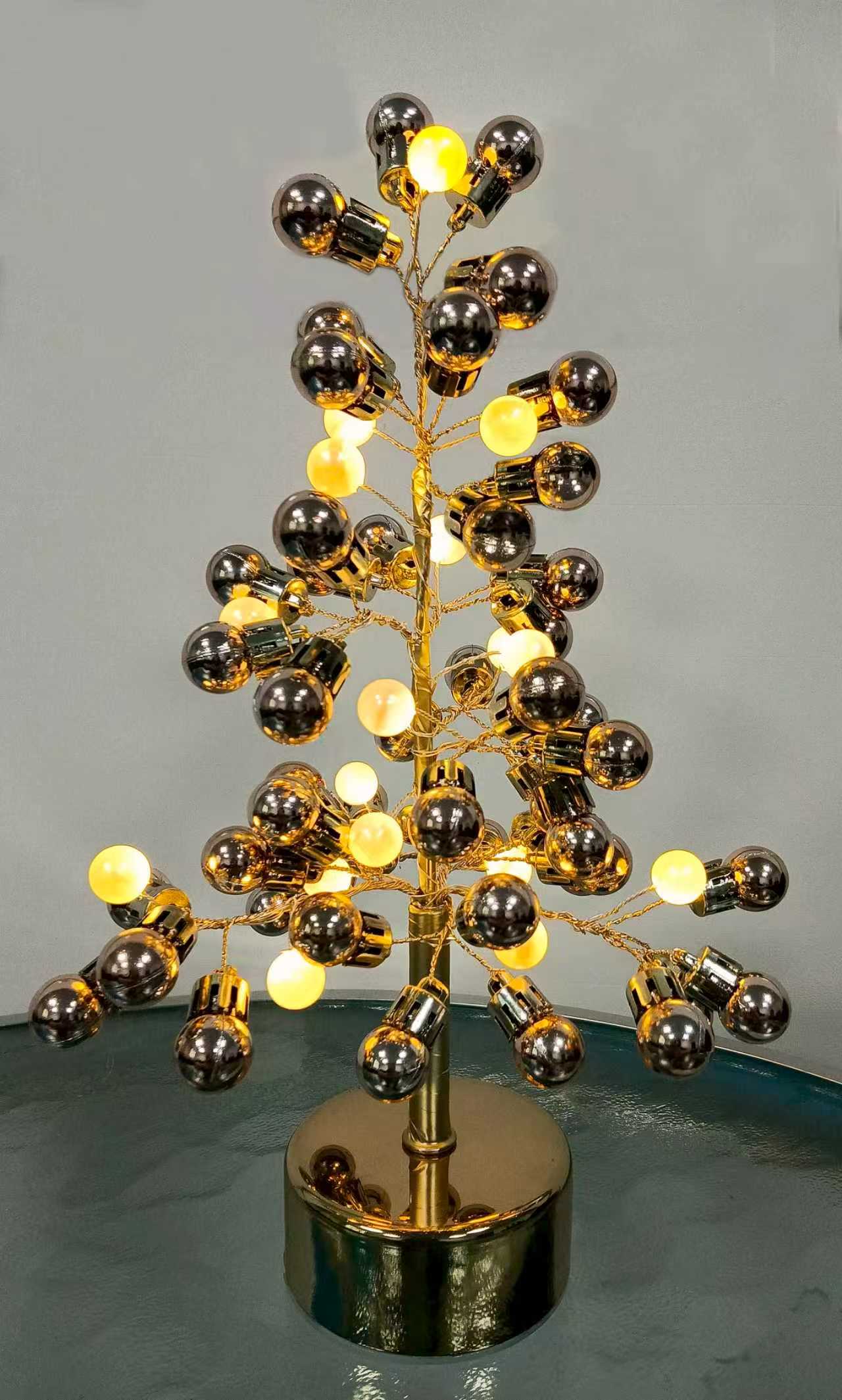 28厘米电镀球气泡圣诞树灯，带有香槟金底座，3×AA电池供电，优雅的度假/家居装饰照明