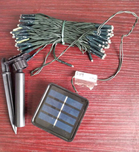 太阳能F3黑色橡胶电线LED弦灯带有100个灯泡，防水凸头设计，非常适合室外露台/花园/围栏装饰