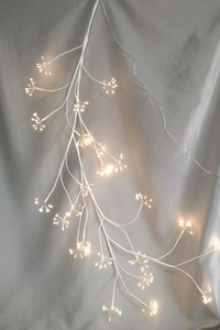 新的150万个人造枯萎的樱花开花led灯树 - 优雅的樱桃花装饰灯，带有生命的树枝设计