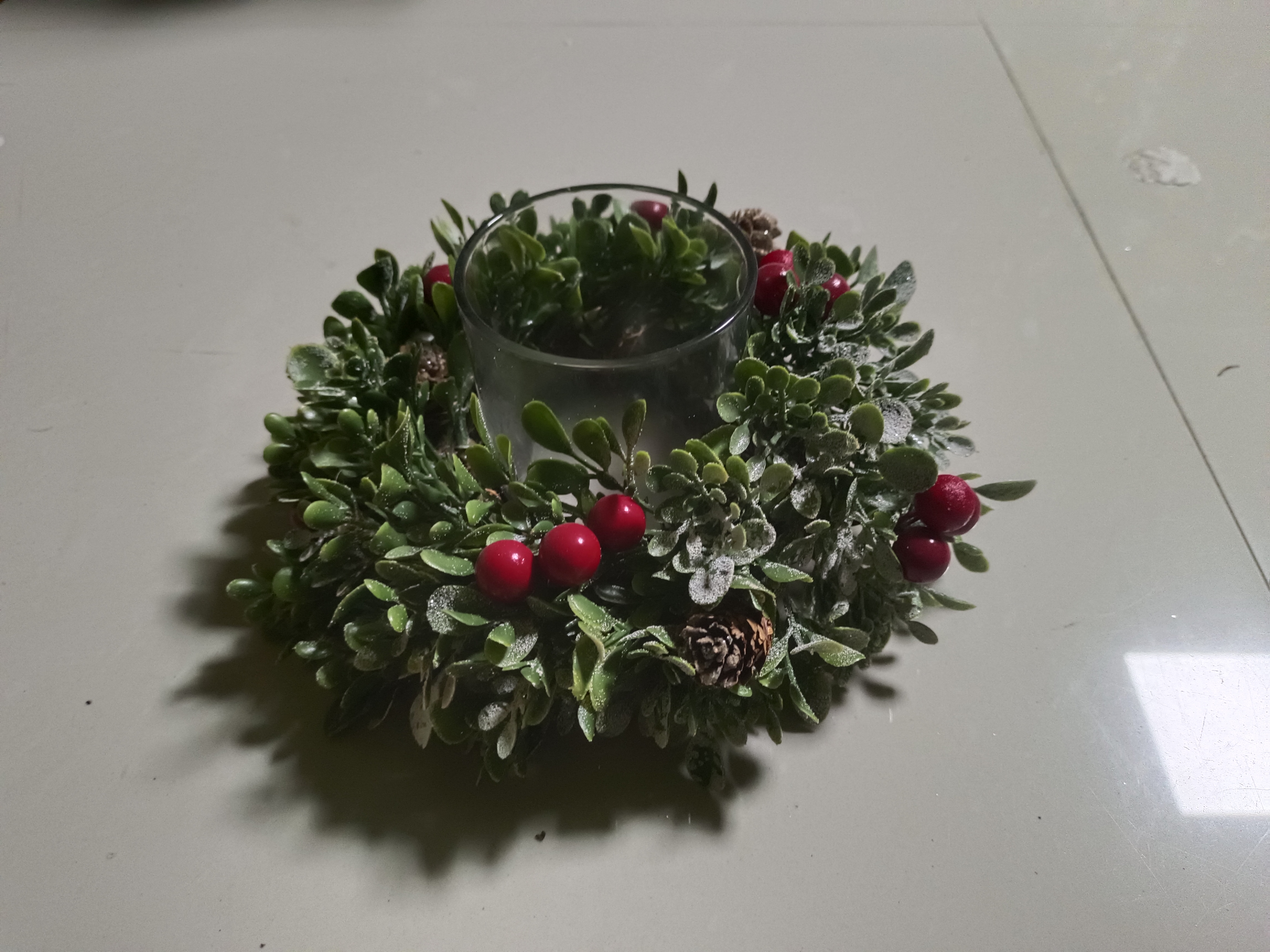 烛台杯 玻璃杯绿叶和雪红球松果 - 4