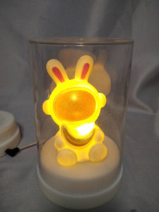 扁平型兔子形灯，带底座 +塑料盖