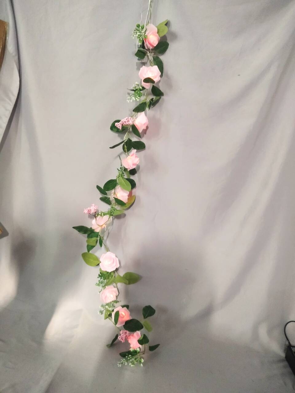 玫瑰形LED弦灯 - 直径为8厘米的盛开，带有透明的AA*2电池盒，非常适合浪漫/装饰照明